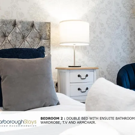 Hébergement de vacances - Luxury Townhouse Ideal For Large Groups - Hot Tub Scarborough