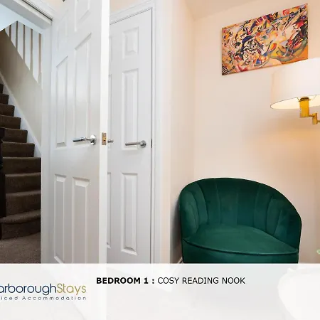 - Luxury Townhouse Ideal For Large Groups - Hot Tub Hébergement de vacances *