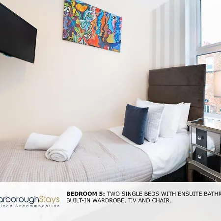 - Luxury Townhouse Ideal For Large Groups - Hot Tub Hébergement de vacances *