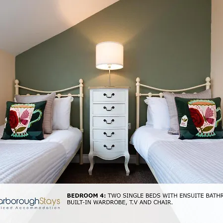 - Luxury Townhouse Ideal For Large Groups - Hot Tub Hébergement de vacances *