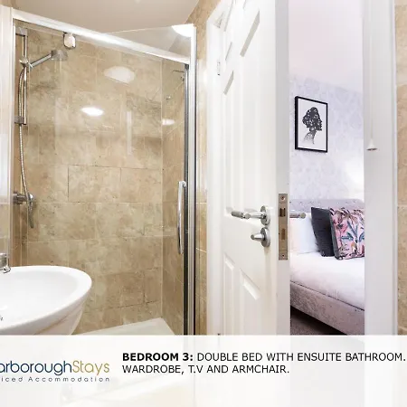 - Luxury Townhouse Ideal For Large Groups - Hot Tub Hébergement de vacances *