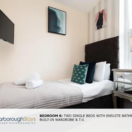 Дом отдыха - Luxury Townhouse Ideal For Large Groups - Hot Tub Скарборо