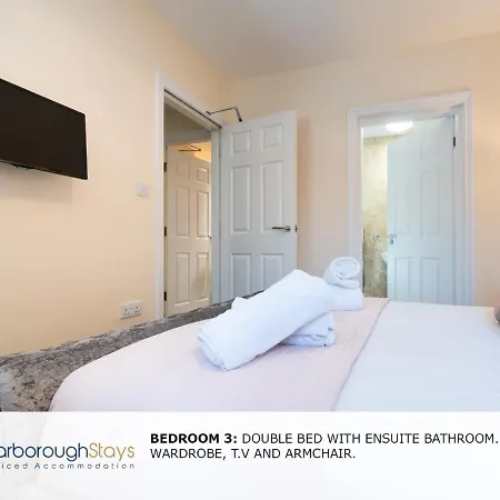 - Luxury Townhouse Ideal For Large Groups - Hot Tub Holiday home Scarborough