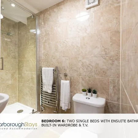 - Luxury Townhouse Ideal For Large Groups - Hot Tub