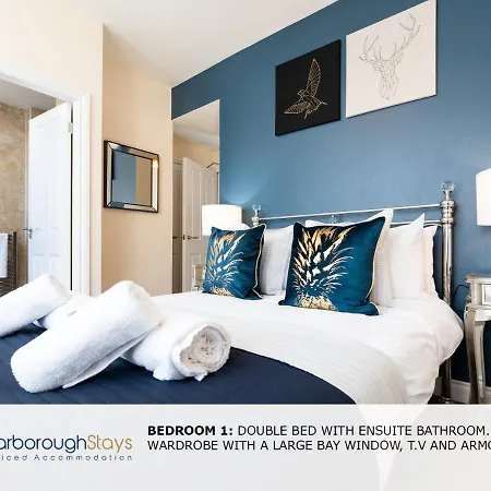 - Luxury Townhouse Ideal For Large Groups - Hot Tub Holiday home Scarborough