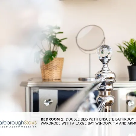 - Luxury Townhouse Ideal For Large Groups - Hot Tub Holiday home Scarborough