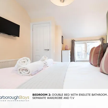 - Luxury Townhouse Ideal For Large Groups - Hot Tub 펜션 스카버러
