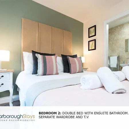 Holiday home - Luxury Townhouse Ideal For Large Groups - Hot Tub Scarborough