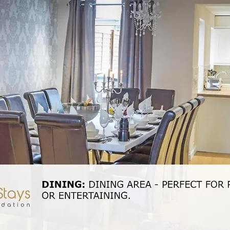 펜션 - Luxury Townhouse Ideal For Large Groups - Hot Tub