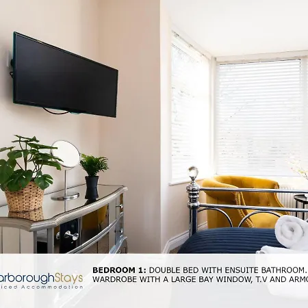 Holiday home - Luxury Townhouse Ideal For Large Groups - Hot Tub Scarborough