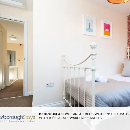 - Luxury Townhouse Ideal For Large Groups - Hot Tub Holiday home *