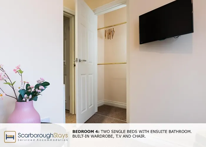 Nyaraló - Luxury Townhouse Ideal For Large Groups - Hot Tub