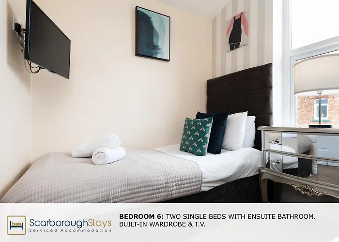 Nyaraló - Luxury Townhouse Ideal For Large Groups - Hot Tub Scarborough