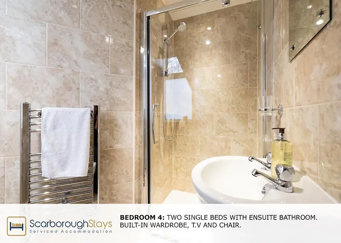 Nyaraló - Luxury Townhouse Ideal For Large Groups - Hot Tub Scarborough