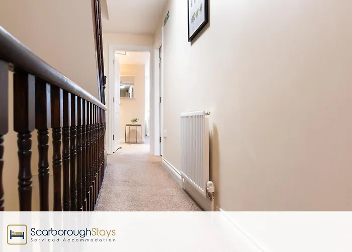 Nyaraló - Luxury Townhouse Ideal For Large Groups - Hot Tub Scarborough