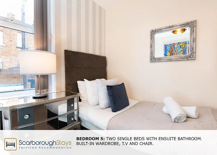 Nyaraló - Luxury Townhouse Ideal For Large Groups - Hot Tub *