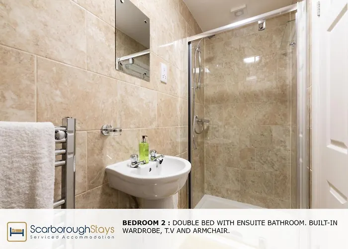 Nyaraló - Luxury Townhouse Ideal For Large Groups - Hot Tub