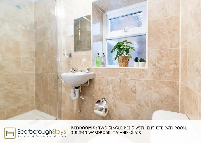 Nyaraló - Luxury Townhouse Ideal For Large Groups - Hot Tub Scarborough