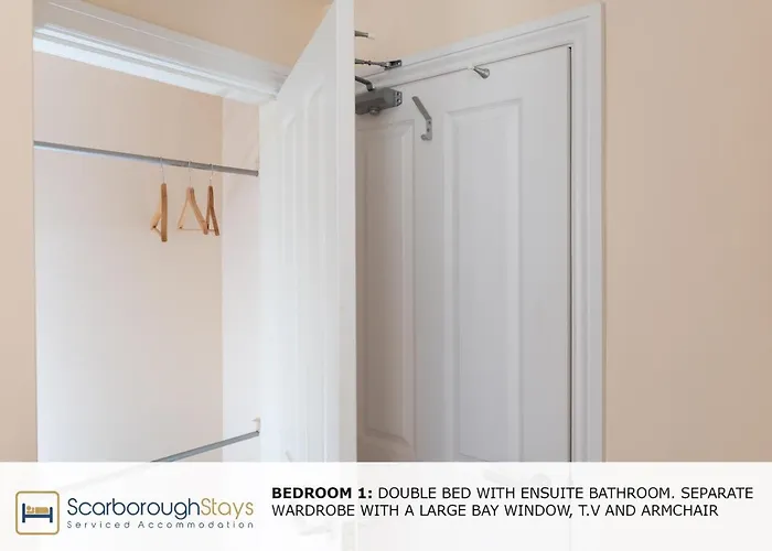 Nyaraló - Luxury Townhouse Ideal For Large Groups - Hot Tub