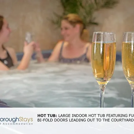 - Luxury Townhouse Ideal For Large Groups - Hot Tub * Scarborough